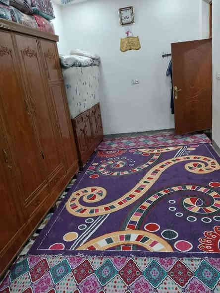 السلام عليكم دار للبيع المساحة ١٥٠متر العنوان الشعلة دوانم شارع ٦٠شارع ابو طيارة البيت يحتوي على (استقبال مطبخ مفتوح على الحولي وغرفة نوم وحمام داخلي وحمام خارجي وكراج ومنور الطابق الارضي )
والطابق الثاني غرفة نوم عدد ٢ وحمام مشترك وحولي)
والسطحين شتايكر السعر على الخاص رقم الهاتف

(*********** ) واتساب
