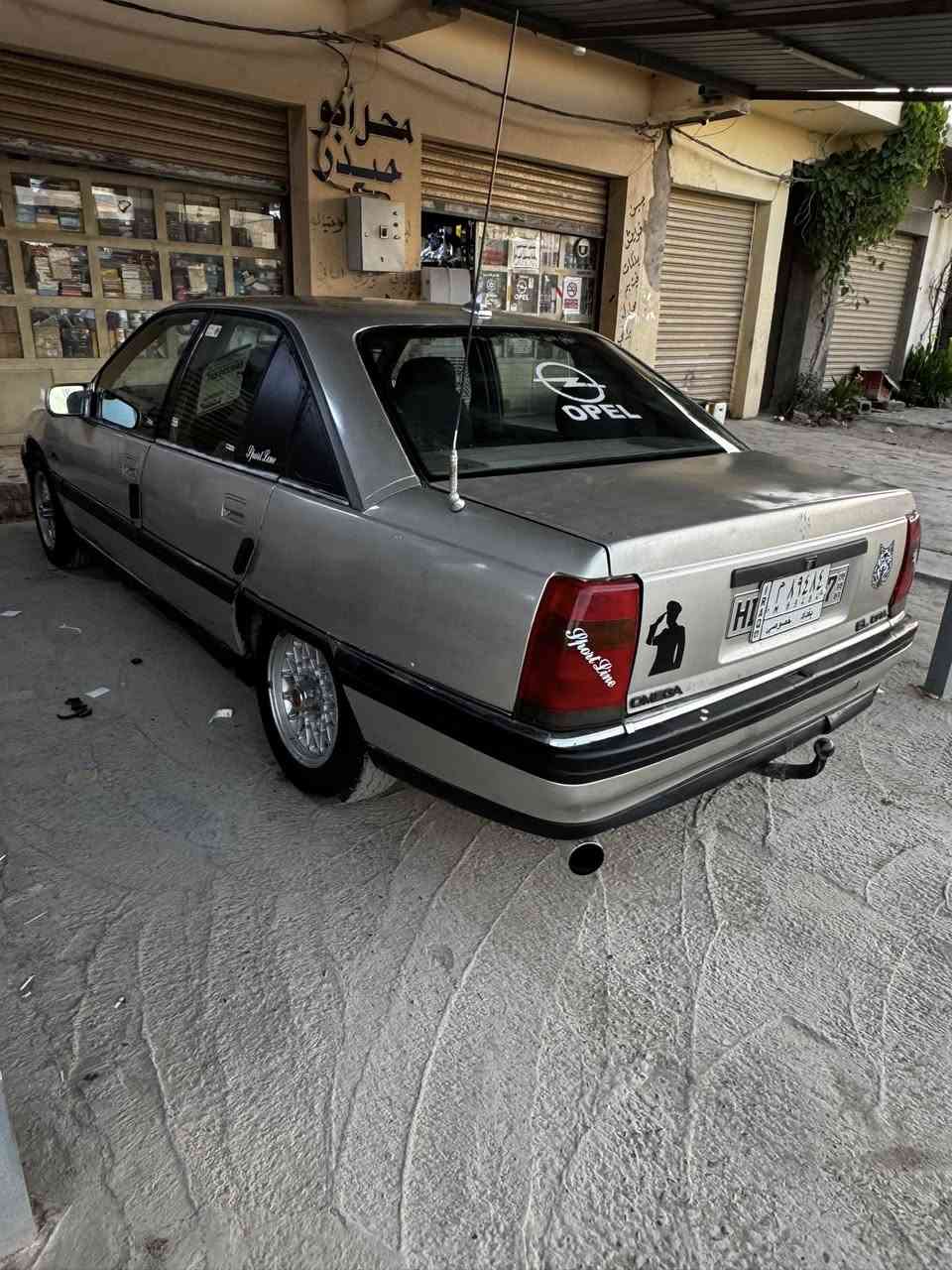 بسم الله الرحمن الرحيم _ اوبل اوميكا موديل 1992 رقم بغداد سنويه لل28 تحويل مباشر محرك 2000 بلادي كير اوتو حلو تخم تاير صدر على أيدي تراي يخبل داخل جديد سياره وحلوه وجاهزه مال جناي السعر 32$ مكان رمادي /***********
