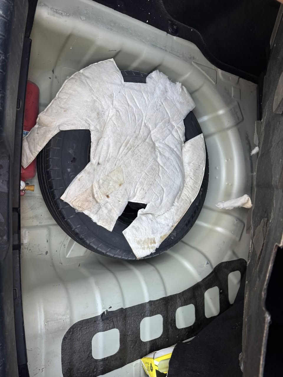 سلام عليكم للبيع كيا ريو خليجي موديل 2016مكينه دوش1600بأسمي رقم بغداد نكليزي بيه صبغ جاملغ امامي وباب خلفي بدون دواخل او فتح ماشيه 124الف مكاني بغداد حي القاهره للاستفسار ***********السعر 105
