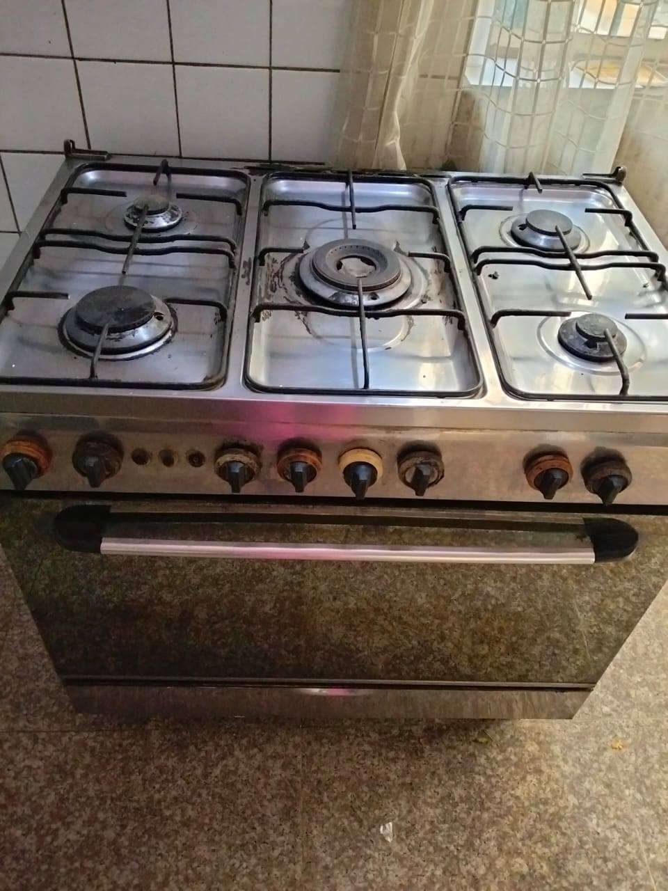للبيع طباخ مستعمل بحالة جيدة عددالعيون 5مع فرن شغال 💯 قابل للفحص السعر مناسب للاستفسار مراسلة الصفحة


**إذا كنت صاحب هذا الإعلان وتريد حذفه لأي سبب، رجاءا أرسل رسالة إلى الدعم الفني**