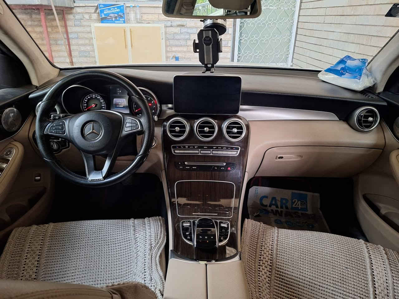 السلام عليكم مارسيدس للبيع
GLC موديل 2016

كلين 

اربع بصمات

كشنات وصندوق كهرباء 

مواصفات 1\1 

سيارة نظيفة جدا 

السعر في خاص 

للاتصال 

***********
