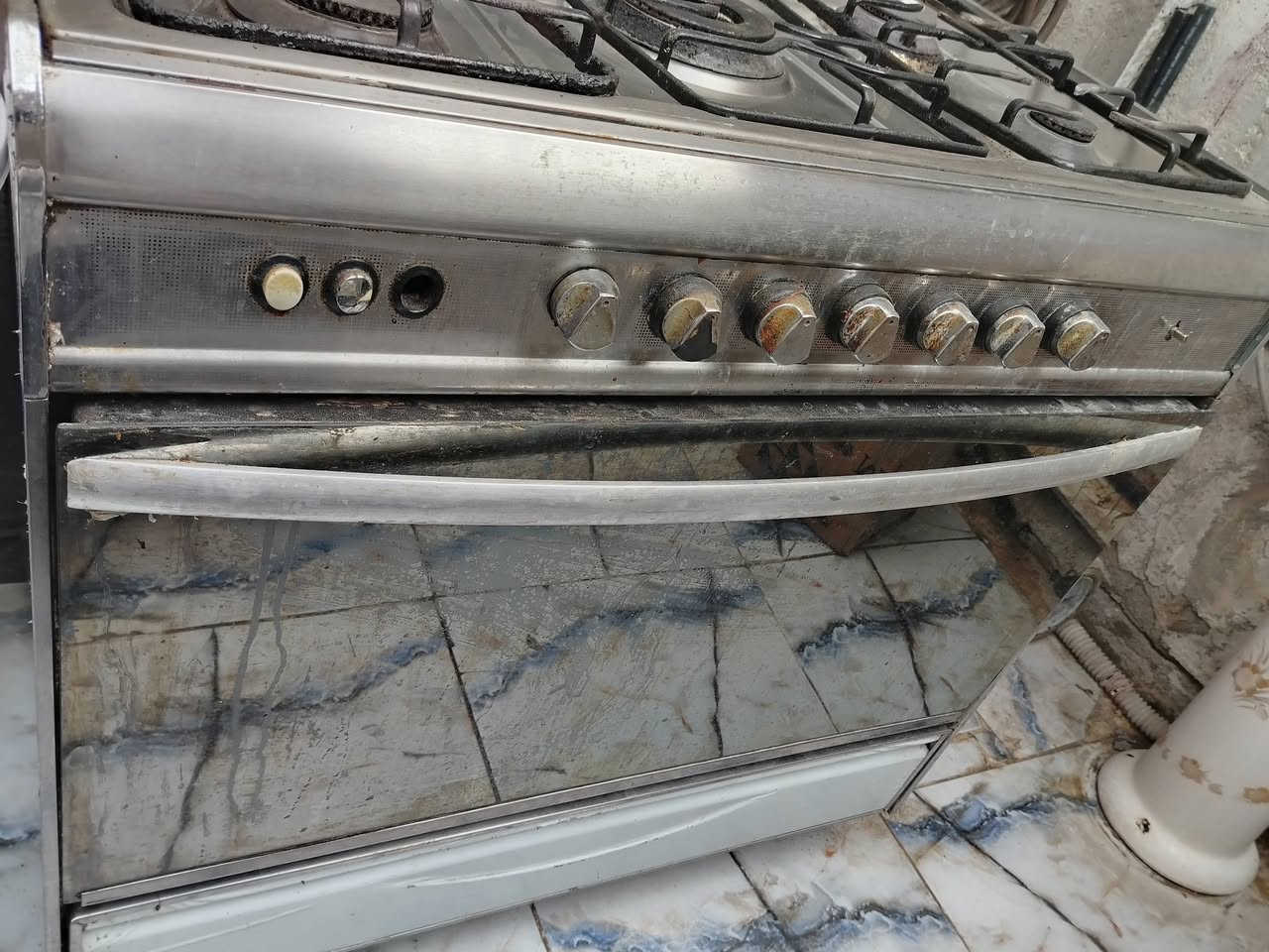 السلام عليكم عيوني غراض للبيع
طباخ كلش نضيف
وبراد للبيع
وهيتر


**إذا كنت صاحب هذا الإعلان وتريد حذفه لأي سبب، رجاءا أرسل رسالة إلى الدعم الفني**