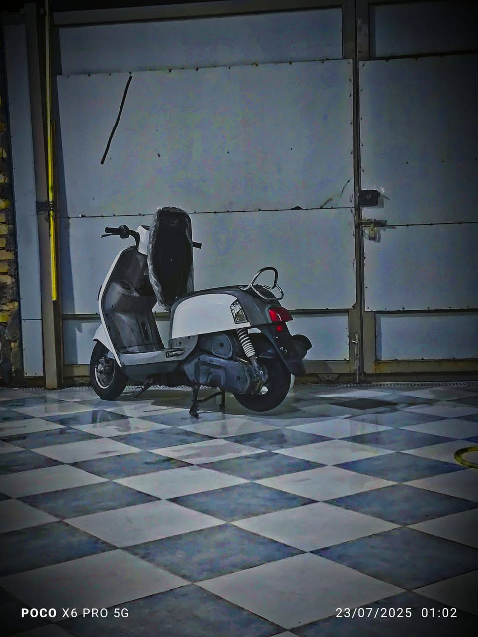 دراجه بوليسي نوزل حاويه كفاله عامه توني اخذته للبيع السعر خاص المكان سوق الشيوخ ***********
