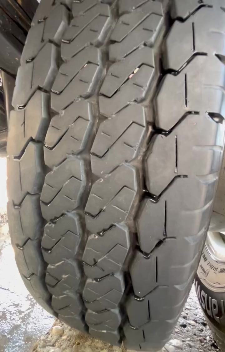 السلام عليكم تحويره 14 خمس تايرات وخمس وياله سبير مانازل للبيع او مراوس بتايرات 13بلادي مع الفرق اهمشي تايرت مال زيرووووووو مكاني بغداد الدوره وباقي التفاصيل داخل الفديو ***********
