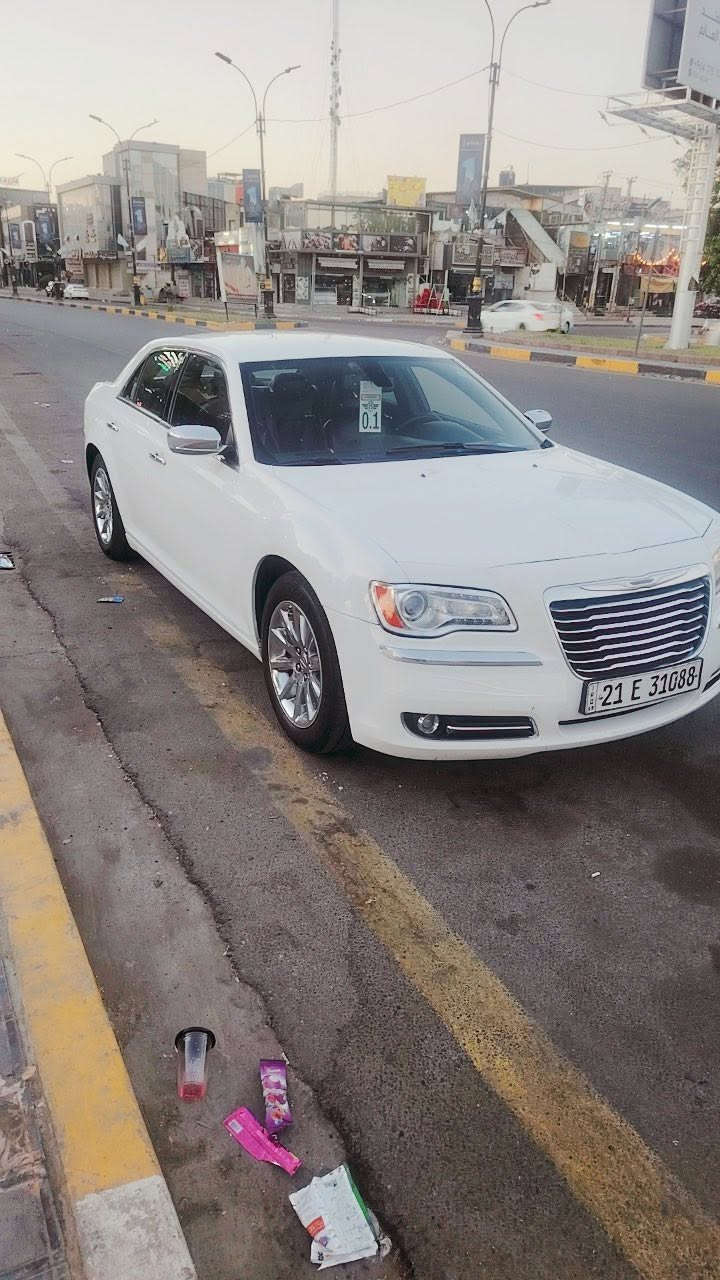سلام عليك وبامه لبيع موديل ٢٠١٢سيارع جاهزه مكينه وكير وحدادين كله جديد وسياره حلوه جاهزه سياره متعوب عليه 
الله شاهد مكان شطره ***********سياره بسمي
