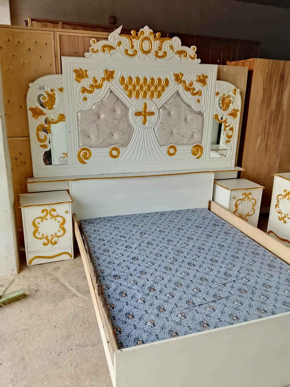 صاج نضيف حيل 
مستخدمه شي قليل 
اي ظرر مابيهه
سعر ٧٢٥ يوجد توصيل داخل تكريت والعلم وبيجي والدور


**إذا كنت صاحب هذا الإعلان وتريد حذفه لأي سبب، رجاءا أرسل رسالة إلى الدعم الفني**