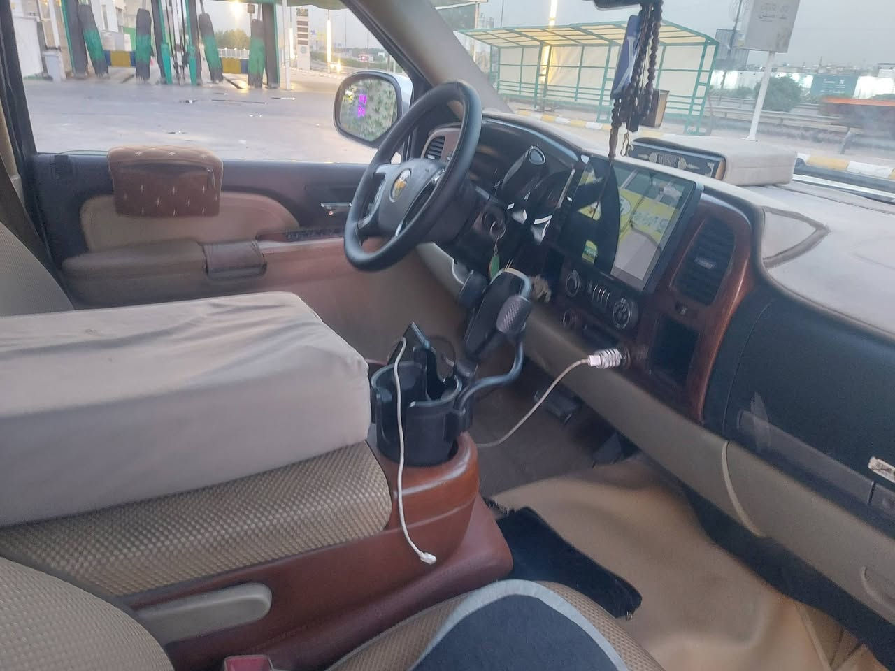 للبيع شوفر ليت موديل ٢٠٠٨ بغداد باسمي سياره صاره ١١ سنه عندي جاهزه بيه بس بنيد مبدل طار قبل ٥ سنوات وبدلته لون ابيظ مصفر جاهزه سعر ١٤٠ & *********** وساب
