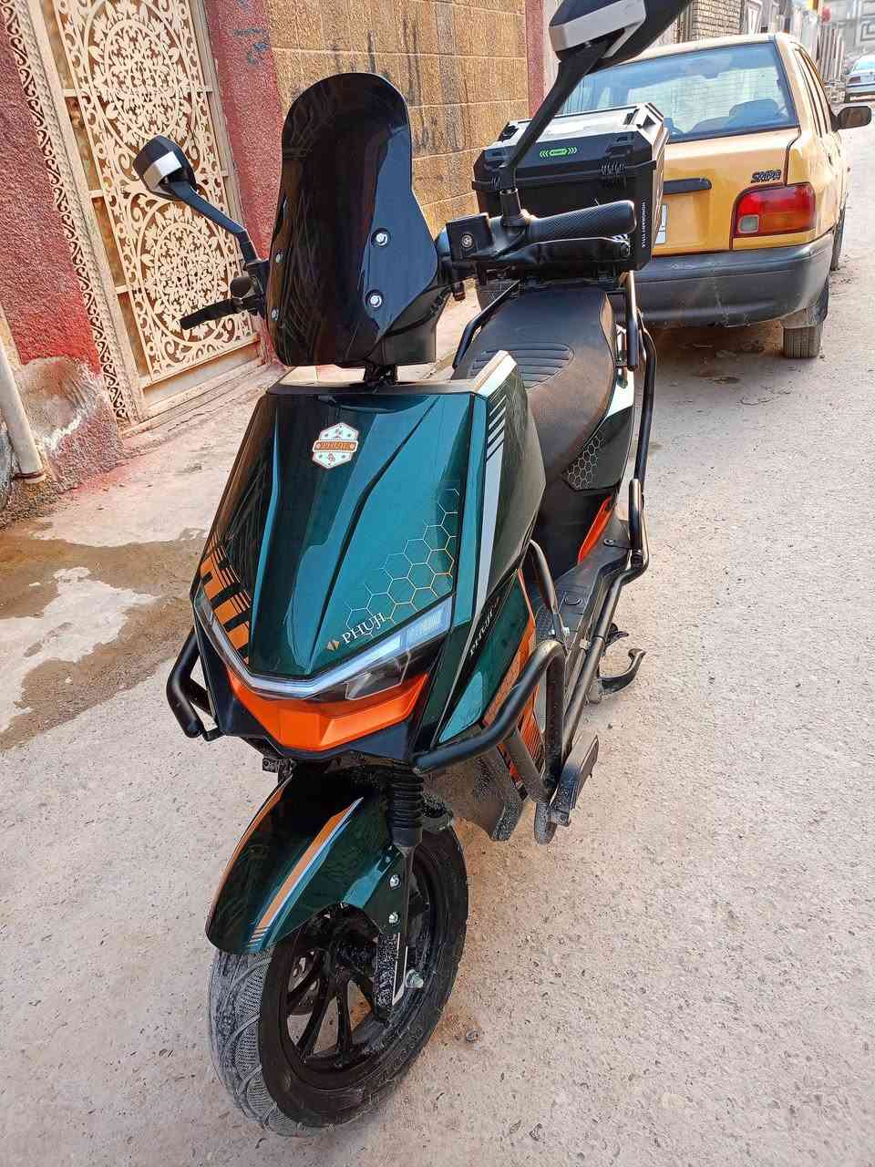 دراجن شحن للبيع جديده 
مواصفات 3 نمر سرعه 70 + نمره سبورت
نضام بك R 
لايت عالي ناصي 
نضام USB شحن موبايل
اشاير 4 شغال 
الدراجه جديده ماصار اقل الشهر من ماخذها من المعرض مابيها اي نقص + خوذه 
السعر 850 قفل مكاني مدينه الصدر الجوادر 
رقمي ***********
