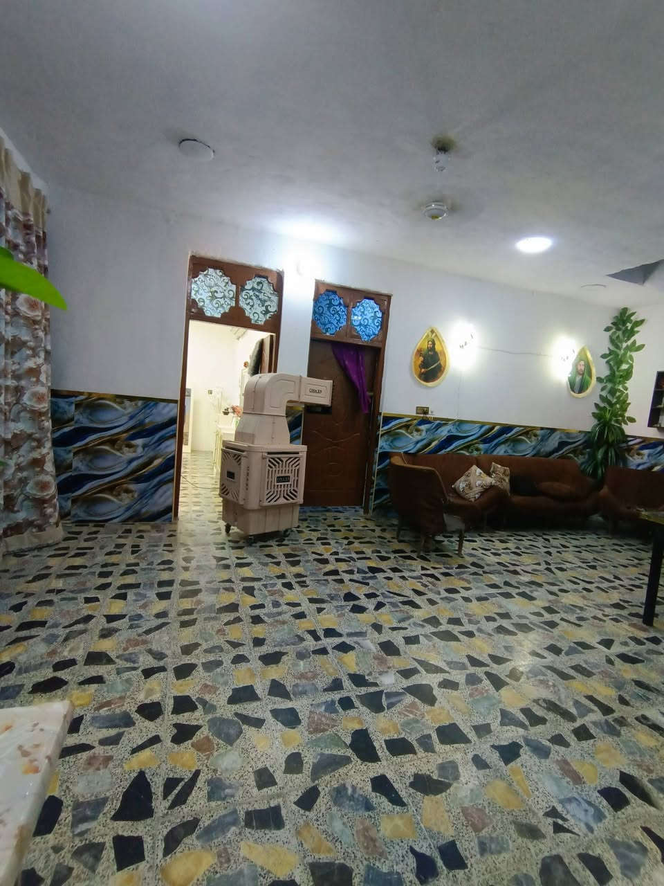 سلام عليكم توفر عندي بيت مساحه 200متر --الجبهه 10--نزال20--كلث طوابق البيت ينباع نص وينباع كله والبيت يرهم مشتملات لا واحد مستثمر يرم العائله جبيره
موقع البيت البلديات المعسكر قرب سيد هاني شارع المرور
المنطقه كامله خدمات مجاري ماي كهرباء الاستفسار اكثر ***********الرد واتساب مازنجر السعر خاص حسن العقار 
سلام عليكم توفر عندي بيت مساحه 200متر --الجبهه 10--نزال20--كلث طوابق البيت ينباع نص وينباع كله والبيت يرهم مشتملات لا واحد مستثمر يرم العائله جبيره

