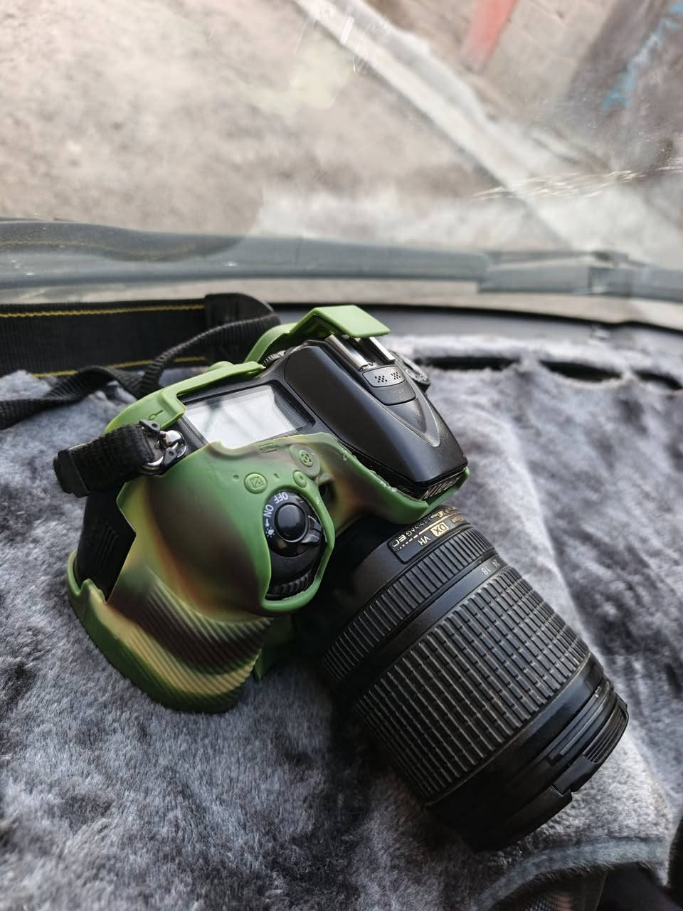 سلام عليكم كامره 7100حلوة ومرتبه للبيع كدامكم ما اعرف مواصفاتهة  اتصل وتدلل ‏‏‪***********‬‏
