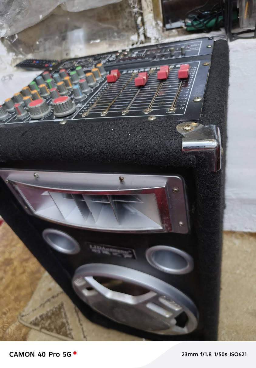 السلام عليكم سماعه ديجي كلش نظيفه شغاله تمام الارتفاع ٥٥سم باقي التفاصيل بالفيديو السعر ٤٠الف بيها مجال مكاني ام الكبر والغزلان لا يوجد توصيل


**إذا كنت صاحب هذا الإعلان وتريد حذفه لأي سبب، رجاءا أرسل رسالة إلى الدعم الفني**