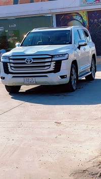 لاندكروزر VX • ٢٠٢٢ • ٨١ الف كم