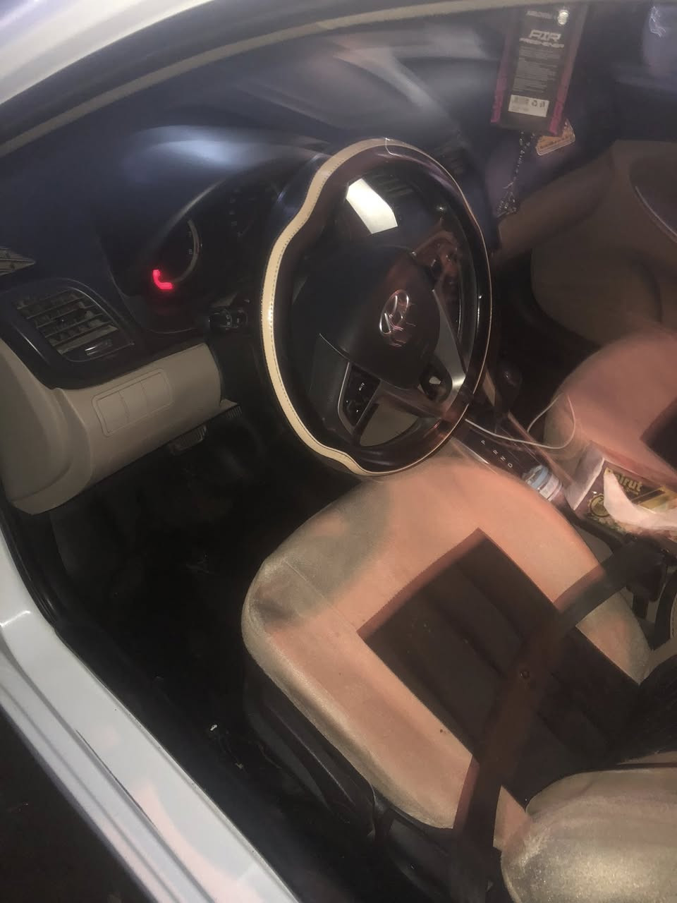 السلام عليكم اكسنت ٢٠١٦السعر ٩٧محركً١٦٠٠مكانهً بغداد حي جهاد خليجيه رقم تلفون ***********متواجد عل فيس وعل واتس اب وبيه مجال قليل
