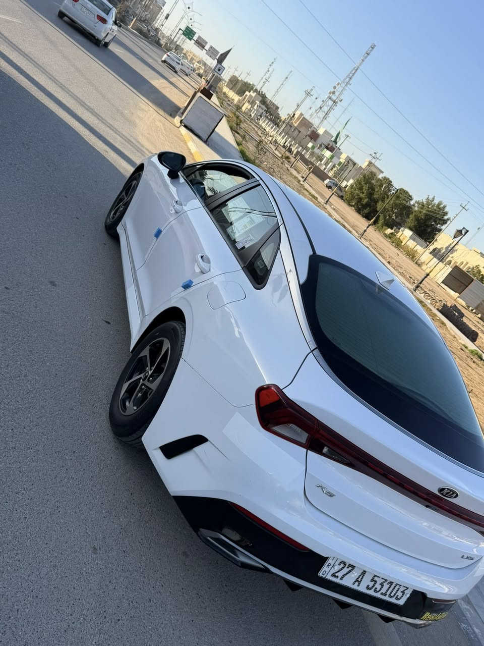 كي فايف ٢١ وارد مريكي حادث بنيد وجاملق بدون ضرر داخلي وبيه قطعتين صبق مرقم ذي قار تحويل  الدولي بأسمي السيارة جاهزة محرك وكير وحدادة وتبريد سيارة مواصفات حلوه بصمة رادار امامي رادار جانبي السعر 138 وبي مجال بسيط  مو سعرها بس متوازي على البيع  وبل عافيه على الي ياخذها  مكان السيارة الناصرية  الاسكان القديم 
للاستفسار اكثر اتصل على الرقم 
***********
