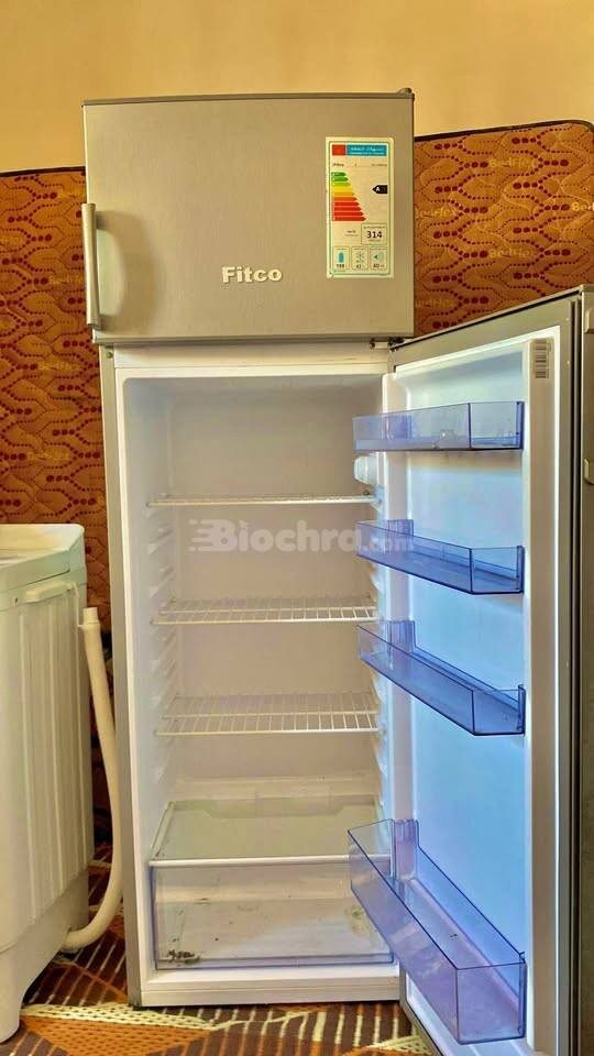 ثلاجه ١٠٠ تخم ٧٥ محتاج بيع سريع
***********
