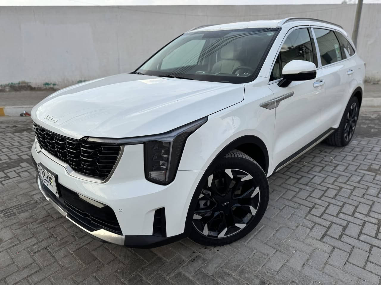 كيا سورنتو 2025 خليجي كفالة عامة بدون صبغ او بارد ضمان نم 5 سنوات او 100 كليو رقم اربيل باسمي شرط التحويل مواصفات ويل 20 كشنات كهرباء 3 قطع تبريد باب كهرباء شاحن واير ليس كير ماوس اوتو هولد هند بيرك كهرباء بردات خلفية مود درايف شاشة ابل كار بلي مع كامرة دوارة حساس امامي وخلفي مري شفط وترحيب فول تحكم ستيرن شفتات ستيرن مكاني بغداد السعر 313 ورقة وبيها مجال بصمات ثنين وارضيات الشركة السيارة جاهزة حتة دهن المحرك جديد ماشة 20 الف كيلو  ***********
