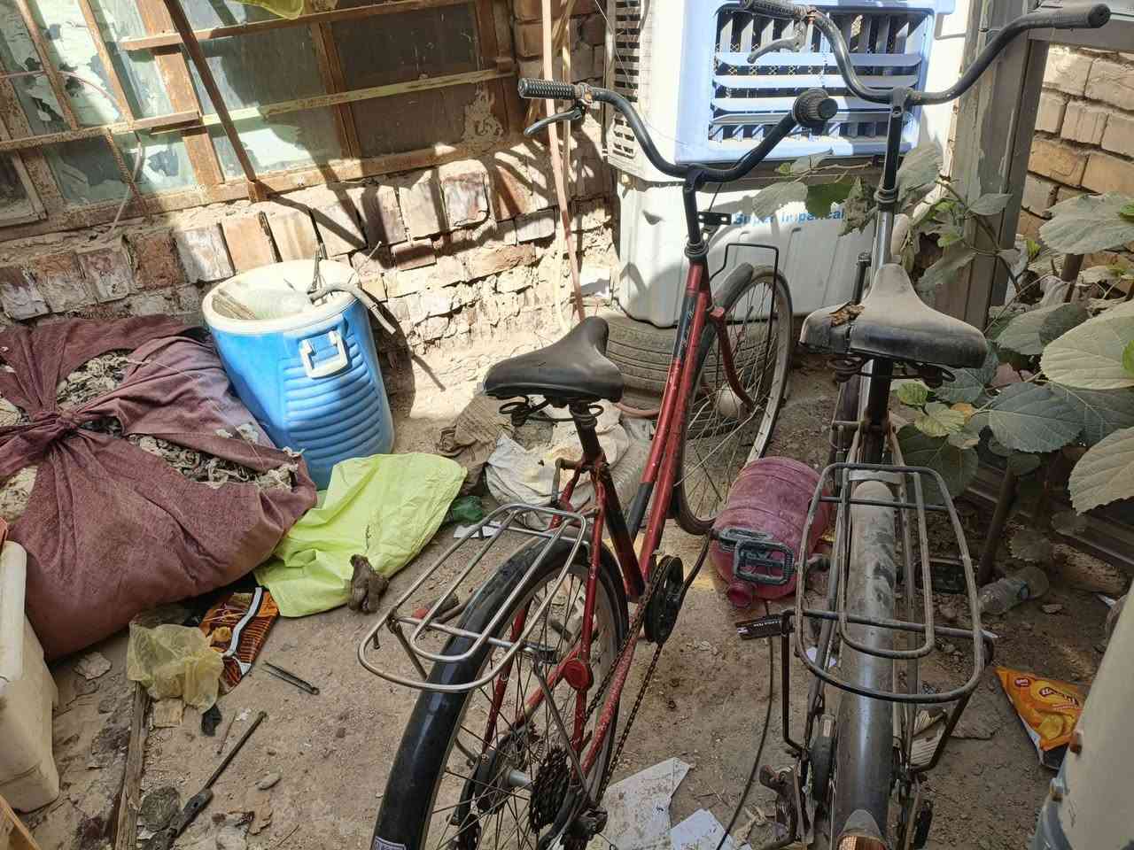 سلام عليكم باسكلات عدد ثنين واحد عقرب والثاني عادي العقرب شغال منضومته كامله بس اول واحد الاحمر حجم 26 موديل 2015 ياباني اصلي والثاني حجمه 27 ما بيه اي شي نقصه بس ويل وره تصفيه وسكان السعر ثنيناتهن 65 وبيهن مجال للطيبين واليريد اجيبهن اله بيه خير ويتدلل بس راسلني خاص مكاني حي الفرات الباب الخلفي مال مدرسه السنبله للبنات قريب عليه


**إذا كنت صاحب هذا الإعلان وتريد حذفه لأي سبب، رجاءا أرسل رسالة إلى الدعم الفني**