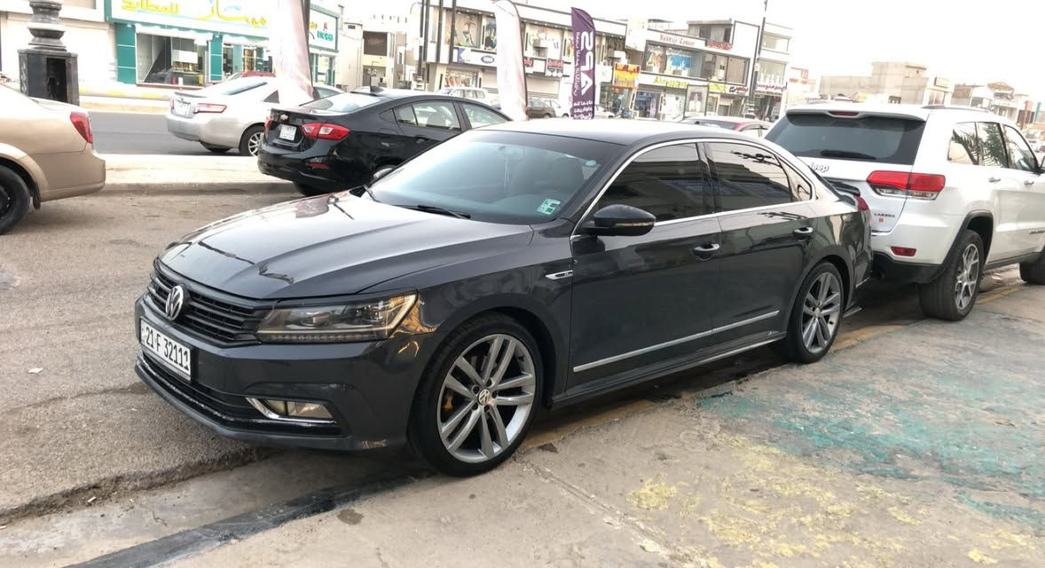 باسات R line  موديل 2017 وحيدة بكركوك
محرك 1.8 توربو 
الموصفات
 داخل ابيض
كشن كهرباء 
كشن هيتر 
كشن جلد 
رادار جانبي 
رادار مراية 
لايت black edition 
لايت زينون اربع عدسات 
بلاجكتور زينون 
ويل 19
دبل دوسات شركة ختم R line
لون سمنتي 
ضرر جامرلغين وبونيد 
ارباك راجع سستم 
‏ 135mile 
السعر 135وبيها مجال 
***********
