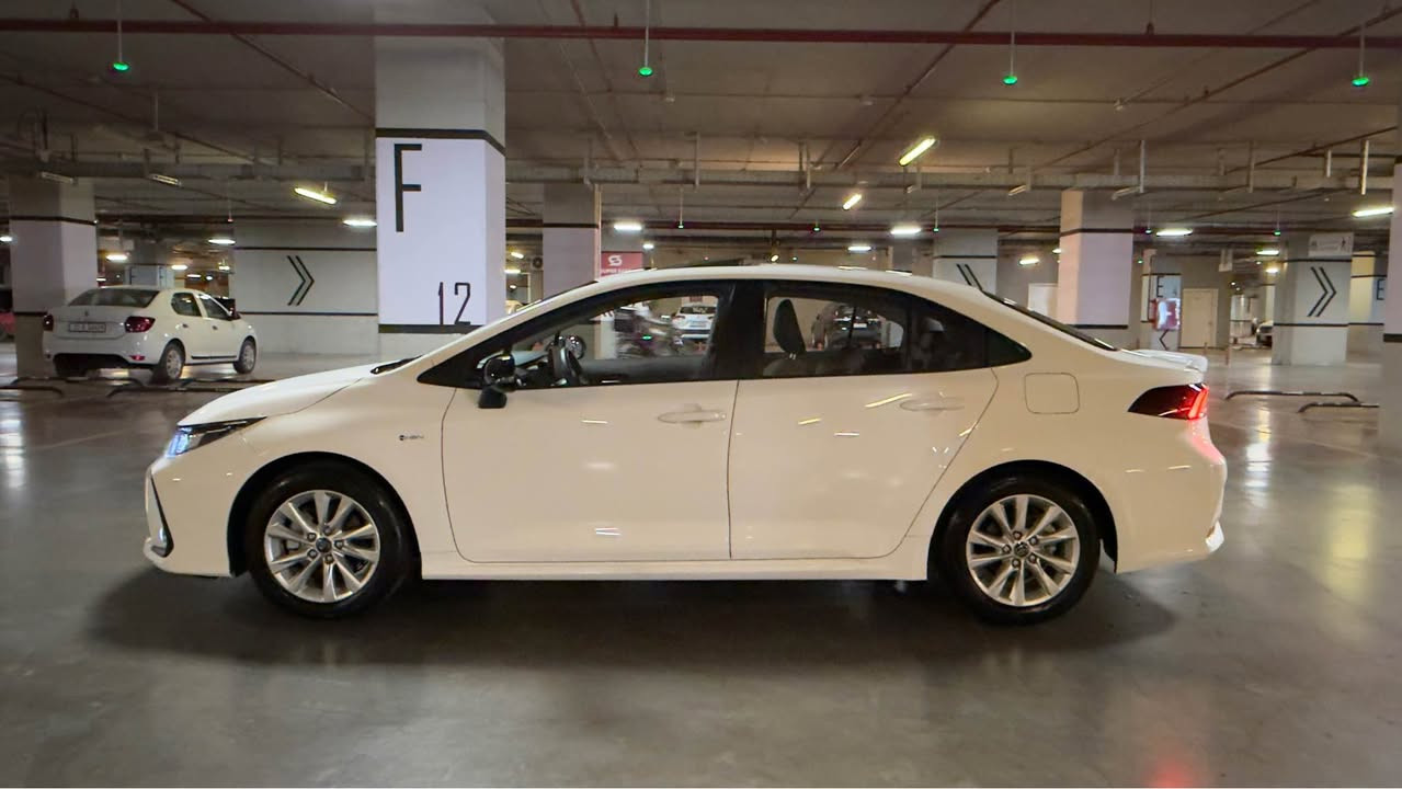 کرۆلا Corolla شکل خلیجی سینی 
مۆدێل ٢٠٢٤ 
١٤ هەزار ڕۆشتووە 
زۆر پاک و جوان 
خۆم بە سفری کڕیومە 
بەناوی خۆمەوەیە 
سەنەوی هەتا ٢٠٣٠ 
فول مواسەفات 
بێ بۆیاخ و بێ دەعم 
گاعی و ناو سنوقی ئەسڵیم بۆ کریوە 
گاعیەکانی شەریکەی هەڵنەپچڕاوە 
نرخی ١٦٢ وەرەقە 
شوێن سلێمانی
*********** السليمانية, العراق
