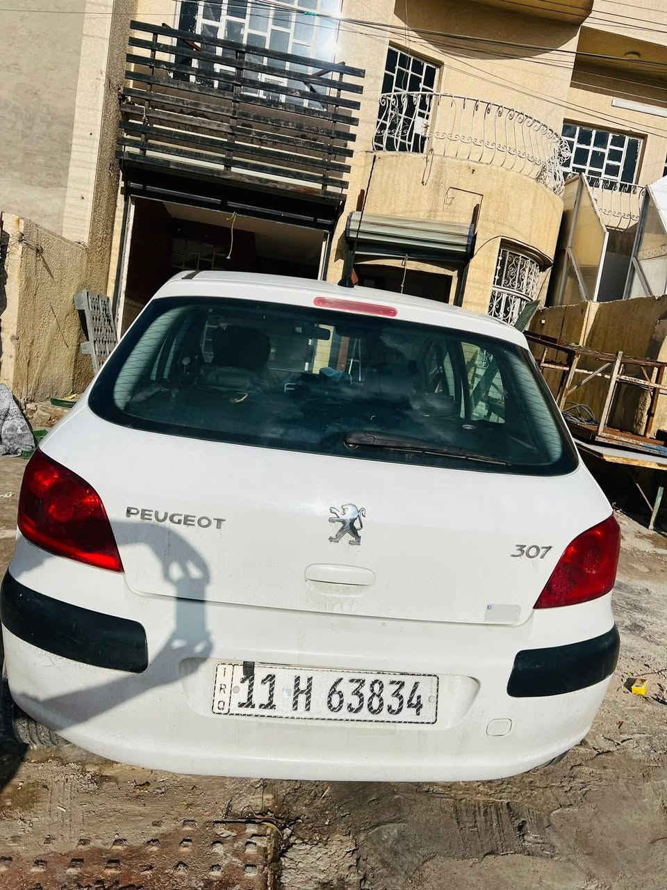 السلام عليكم
بيجو 307 للبيع 
الموديل 2006
رقم بغداد دولي بأسمي 
جاهزه من كلشي كير محرك مكفولات 
صدر كامل امامي خلفي جديد 
دواخل نضيفه  
شاشه + كامره 
سنتر لوك  
كير اوتو 
وضيعات قياده S + ثلج شغاله 
مابيها نقص 
السعر 52 وبيها مجال
للاستفسار ***********
