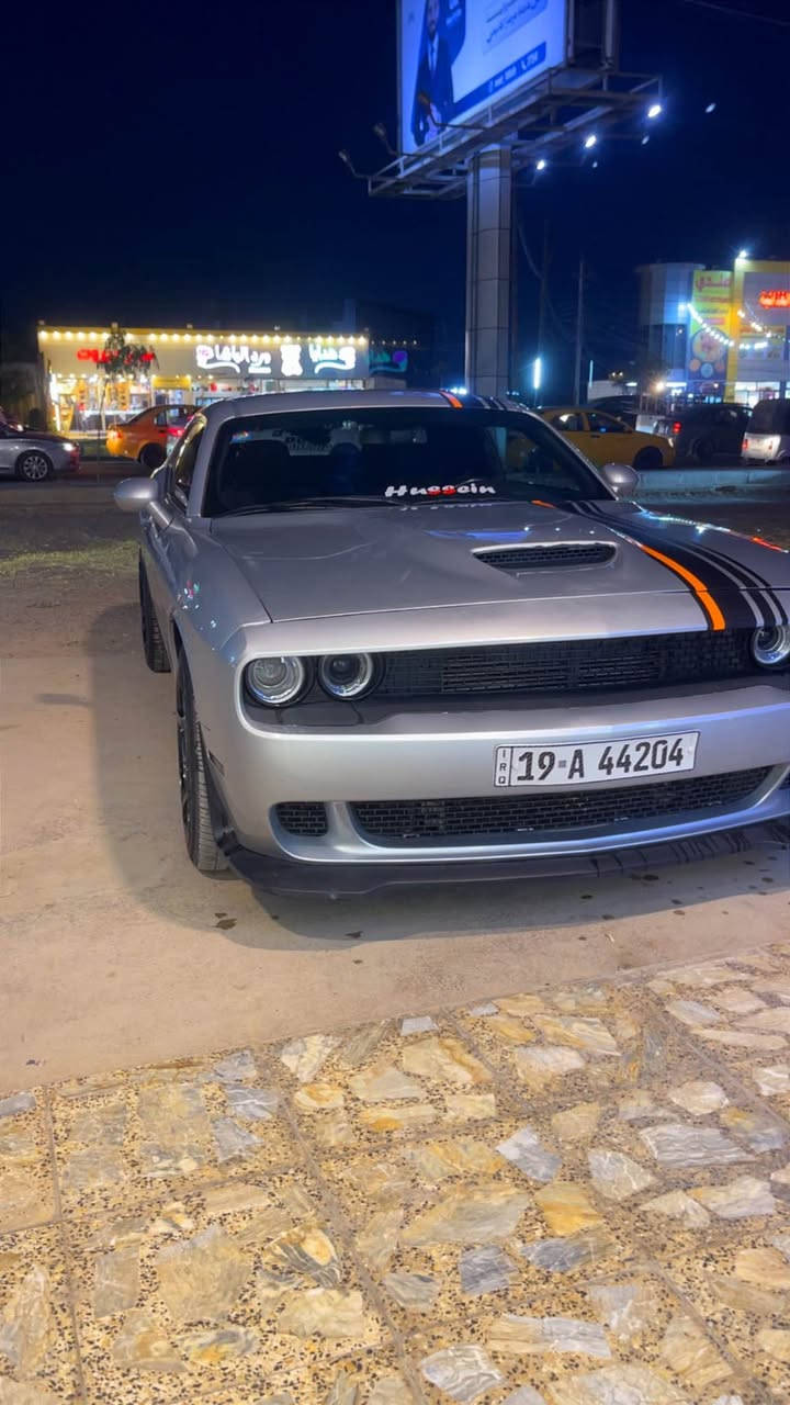 السلام عليكم 
جالنجر 2023 SXT
 رقم كربلاء الدولي
هزه سنويه وارقام جدد باسمي شخصيا 
تحويل وين ميعجبك 
مكينه 3600
حادثه جاملغ وبنيد وطخه بجاملغ خلفي 
صبغ 4 قطع صفحه سائق وبنيد
بيه تعمير بدايه شاصي ولغد يسره بدايته
مواصفات SXT معروفه
ماشيه تقريبا 30 الف 
لايت زنون اصلي 
عدسات اوركال متغير 360 لون
كير ومكينه وصدر وتبريد مكفولات 
مكانه بغداد الكرخ 
*********** بغداد, العراق
