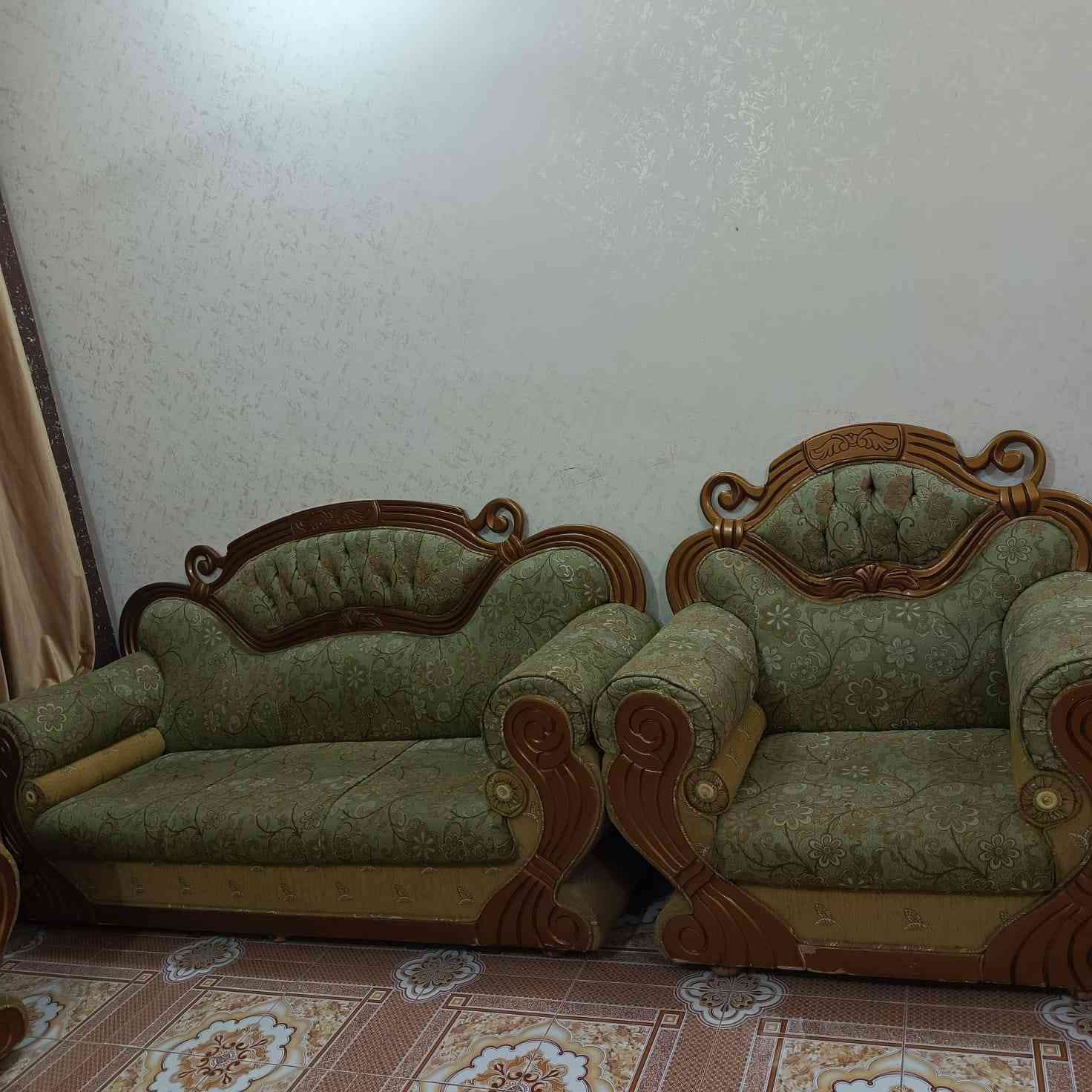 السلام عليكم ورحمة الله وبركاته
تخم ب٤٠٠ نظيف ما بي كسر
***********
