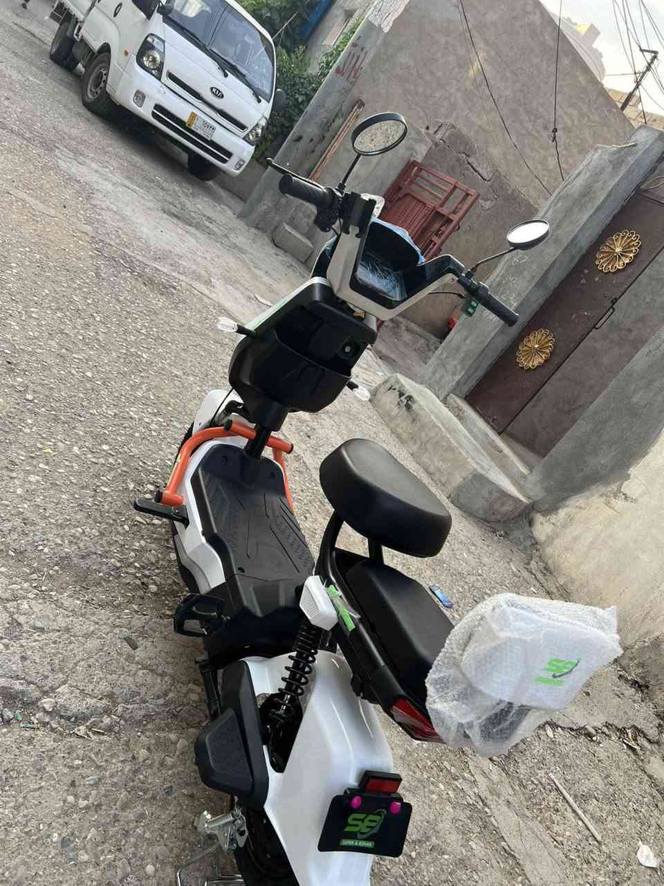 پاسکیلی شەخن بۆ فرۆشتن زۆر تازە و ڵۆکە لە سلیمانی 300 هەزارو کەمیک معامەلە ***********
