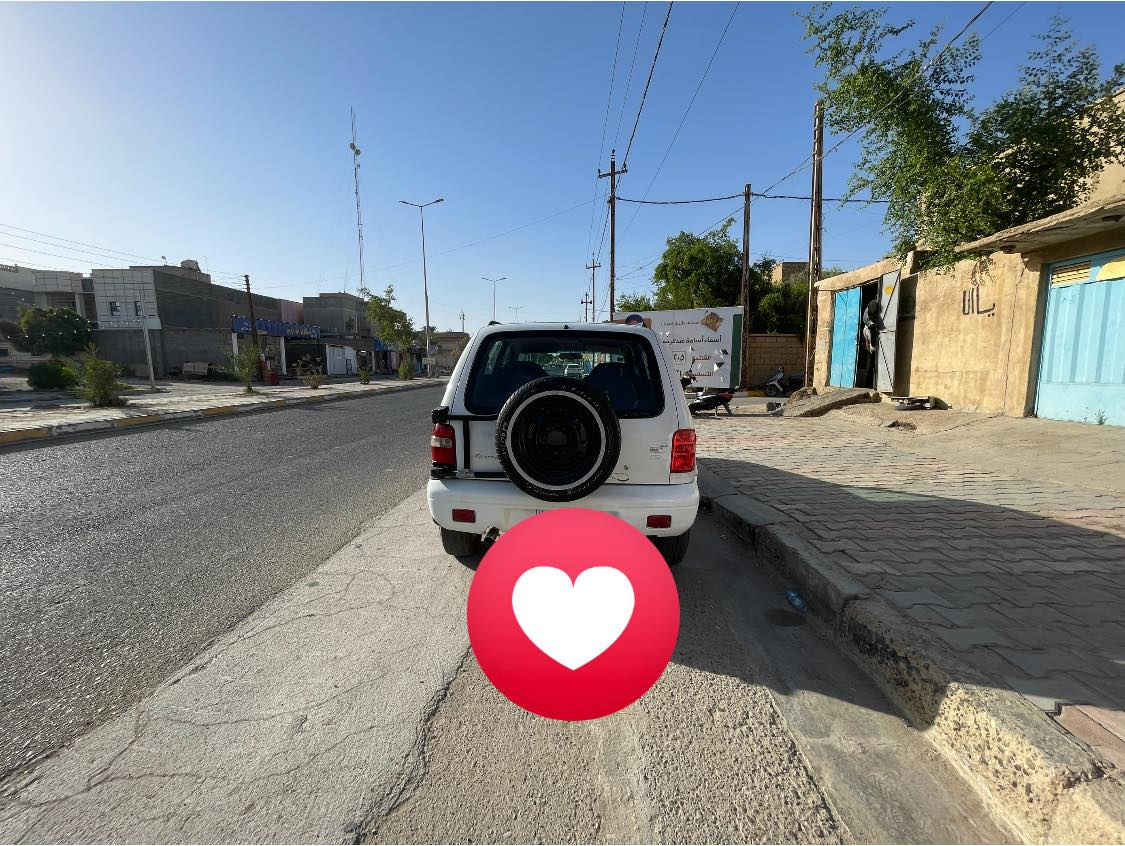 موديل 2000
محرك2000مسكر
سيارة كير محرك خير من الله 
بيه صبغ داعميات وشوي ملاحضات سيارة صبغ شركة 
رقم بغداد تحويل برمادي 
_________
تخم بلاكلت جديد الاصلي 
نوزلات
باتري جديد 
فيتبم جديد 
اكلوبات اشاير جديده
كهربائيات كله منفوضه جديد
دوشمه 
تخم تاير جديد جواها
بور بريك جديد 
السياره بأسمي شرط تحويل ثاني يوم 

تجي تفحص وين ميعجبك مكان سيارة هيت 

السعر  اتصل وتدلل ***********
