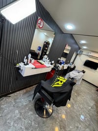 محل حلاقة جاهز • بغداد السيدية حي الإعلام • ٣ كراسي