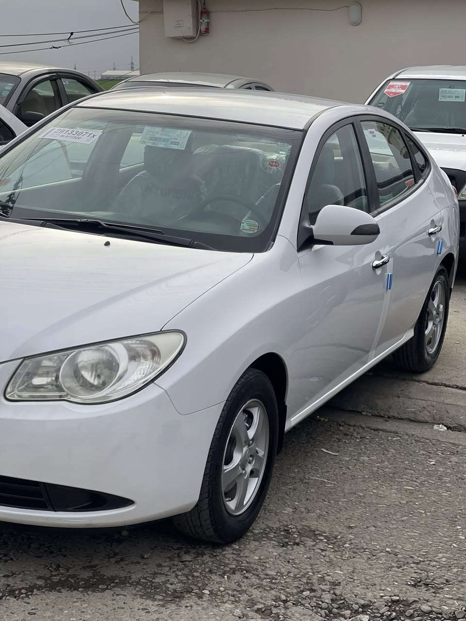 السلام عليكم
هونداي النترا 2011 لون ابيض 

دكشن عالي 

سياره رقم دهوك  

سياره كير عادي 

كير محرك شرت ما مفتوح 

اشاير بلمري

4 دسك

يدات بيض بلادي

ويل كروم 5 

جرس سرعه

داخل لونين

🔺السياره بس شبرين بي كارت باب خلفي  

 

مكان سيارة عقره 📍

رقم الهاتف واتساب او فايبر ☎️

***********
