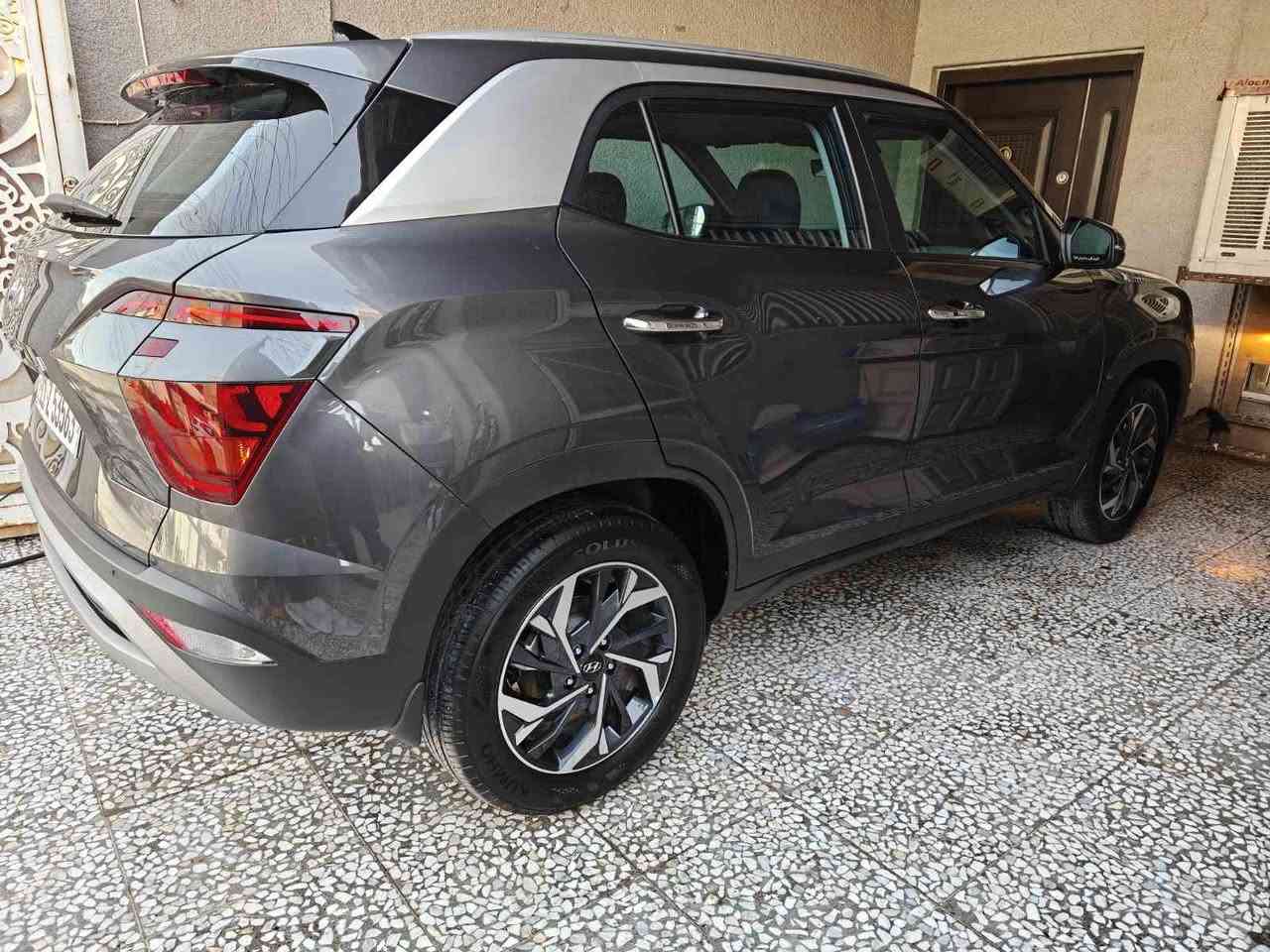 تحيه طيبه 
كريتا 2025 خلجيه 
وكاله ام الضمان 
مكفوله كفاله عامه 
ماشيه فقط ٥ الالف 
فول مواصفات ١/١
بانوراما . بصمه. تشغيل عن بعد . شاحن لاسلكي.  شاشه كبيره تدعم جميع البرامج بالعربيه. كامرا دواره. حساسات .الخ من المواصفات الستاندر 
السعر ٢٥ م.د.ع 
٢٥.٠٠٠.٠٠٠ د.ع 
للاتصال ***********
