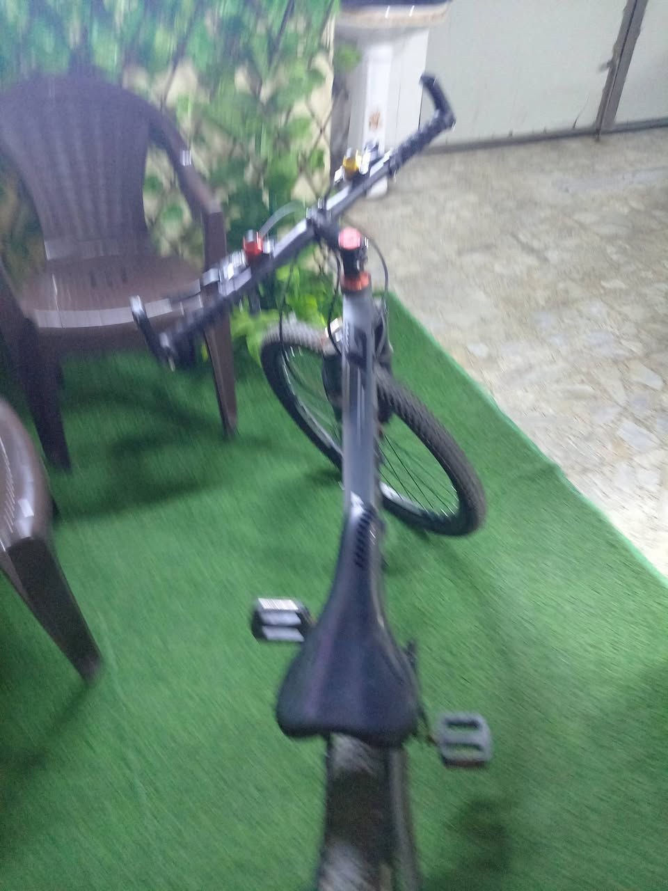 السعر 100وبيه مجال المكان الشعب حي اور نضافه فول ***********
