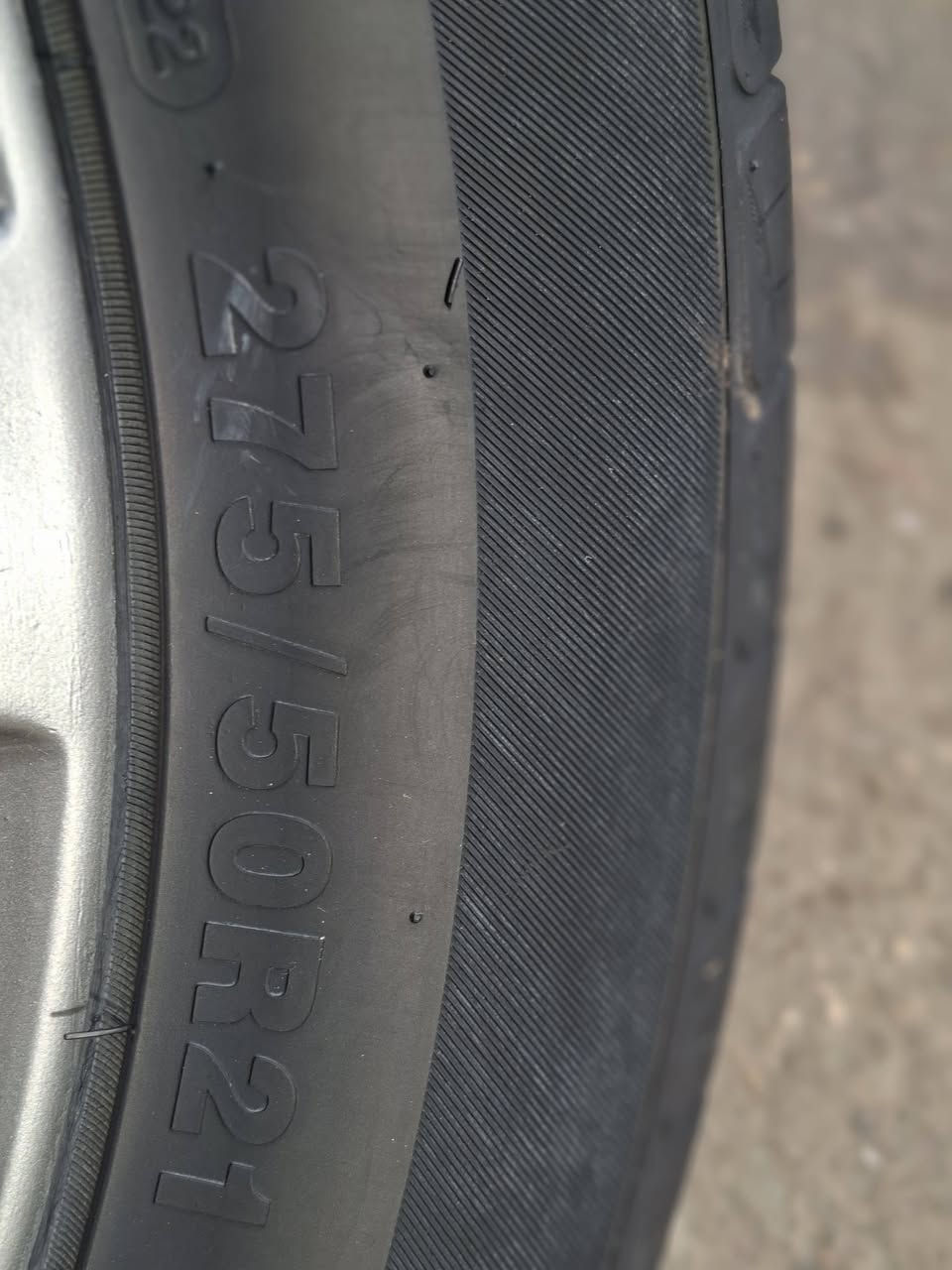 سلام عليكم حبايب گلبي 

متوفر ويل كب نضيف ويا تخم تاير +كلش حلو ونضيف بدون عواج ولا تصليح وكلش حلو  حجمه (21)
275/45R21 110w
والسعر مناسب 

للستفسار ***********
***********

العنوان بغداد طريق معسكر الرشيد مجمع مشن مقابل الابان السحاقي
