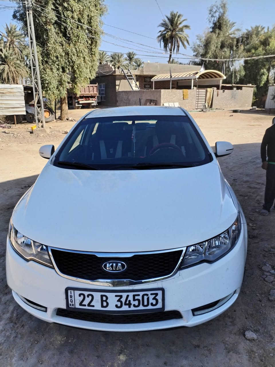 سلام عليكم للبيع كيه سيراتو مديل ١٣ خليجي بيه ٣ قطع صبغ فقط ***********
