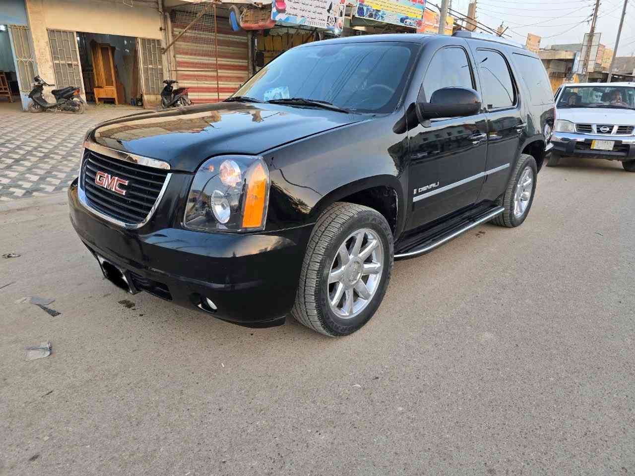 السلام عليكم 
دنلي بتره 2013 ( ادوااات ) 
السياره مكفوله من الكص والعيب الشرعي 
خليجي 
مكينه وكير كارتون 
حداديه جديده 
تبريد ثلج 3 قطع  
فول مواصفات معروفه مواصفات الدنلي 
تشغيل عن بعد 
فتحه 
جنطه شفط 
كشنات كلها كهرباء + جلد 
متومه ارقام + سنويه ع الشاصي 
السعر 75 
مكانه ميسان 
***********
