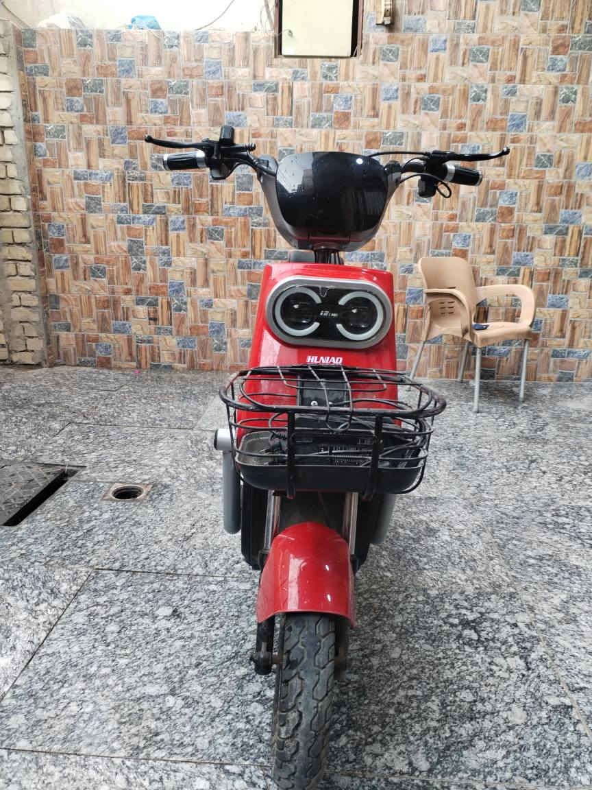 دراجه شحن للبيع عدد 2 دراجات نظيفه نقصهن تايرات خلفيه اثنينهم   بصمه وسويج وكارت وحده بيها ام بي ثري وحده نيلي وحده حمره تشغيل عن بعد شاحنات بلادي للاستفسار اتصال على الرقم *********** او ***********
