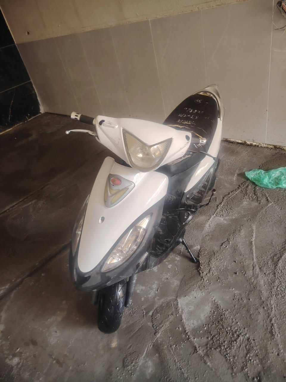 السلام عليكم  درجة كامكو جيله 3البيع السعر 350بيه مجاله مكانه نجف رقم ***********
