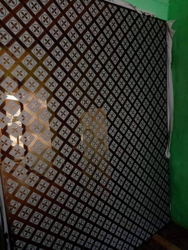 السلام عليكم 
يوجد زجاج مختلف الانواع وبأسعار تنافسية
سعر المتر 7 الف للديكور 
وسعر المتر للمشجر العادي ب4 ونص
والمعجون درجى اولى مشروط 
للاستفسار واتساب ***********
