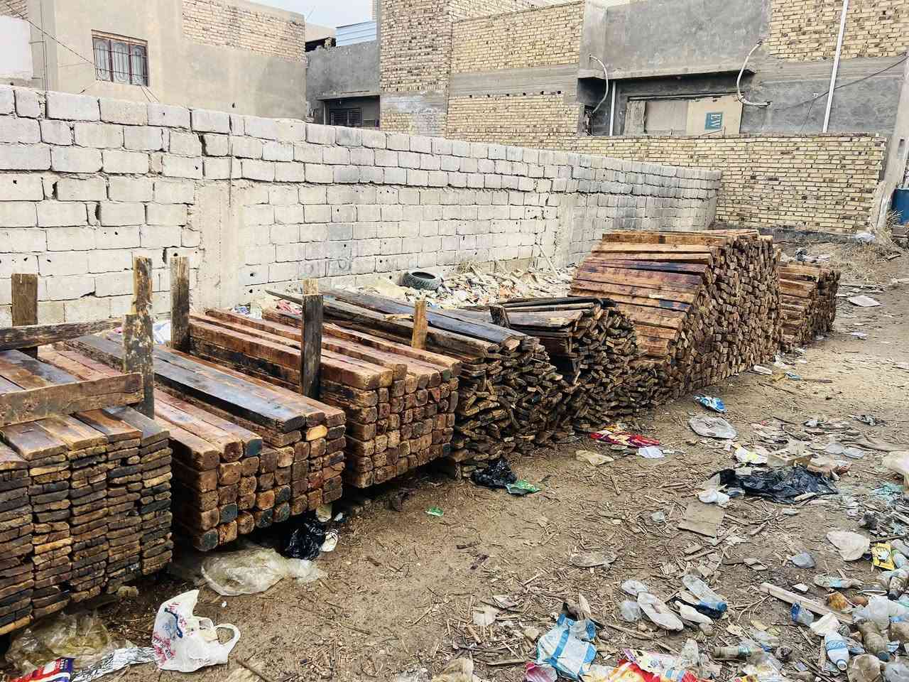 قالب لبيع العدد 14 مكعب وربع يدك 300 متر ***********. ***********
