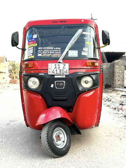 سلام عليكم تكتك البيع احمر الون تكتك جاهزه من كلشي موديل (2022)مرقم تحويل ثاني يوم تكتك  
رقم نكليزي سعره ثمانيه وربع /8250مجال كلش بصيط 
مكاني بغداد شماعيه رقم موبايل ***********
