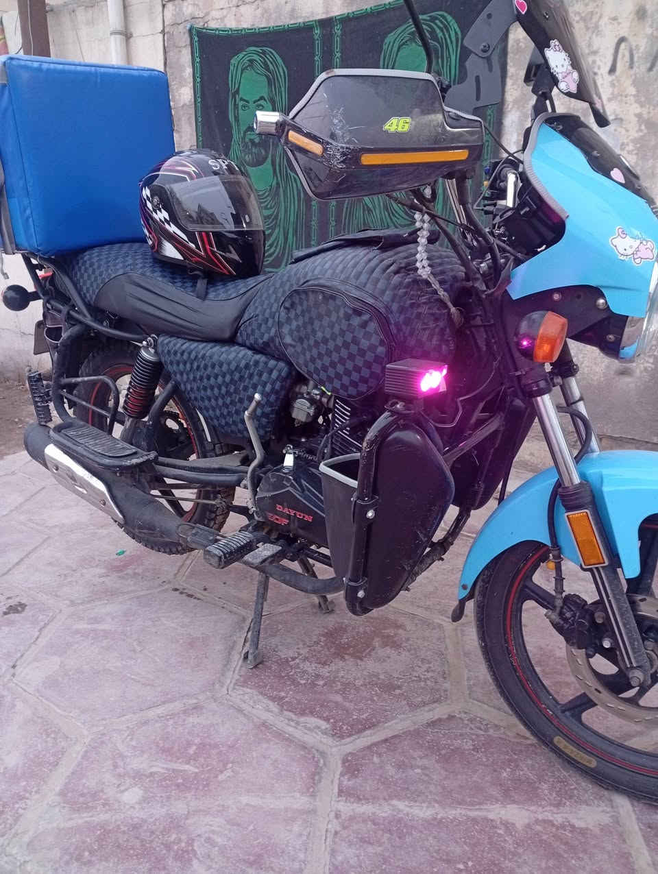 🔥 للبيع دراجة دايوان موديل 2023 🔥
📌 النوع: دايوان
📌 الموديل: 2023
📌 المحرك: 200cc
📌 الحالة: ممتازة 💯
📌 الصيانة: المكينة ما مفتوح برغي
📌 الكفالة: مكفولة كفالة عامة
📌 التحويل: تحويل بأي وقت تريد
📌 إضافات: مزودة بشغلات بسيطه للترتيب والشكل
📌 الرقم: عربي
📌 المحافظة: بغداد
✨ جاهزة للفحص بأي مكان
✨ مكينه ناعمه 
💰 السعر: 2,600,000 دينار (مليونين و600 وبيها مجال)
📞 للتواصل: ***********
واتساب فقط
