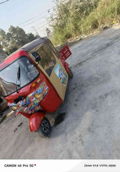 سلام عليكم تكتك باجاج 17 محسوبة عل ١٨ تكتك خير من الله تجي تكلب وتشوف اوراق اصولية سعر 3وسبعمية وبيها مجال مكان المحمودية *********** بي واتساب هم
