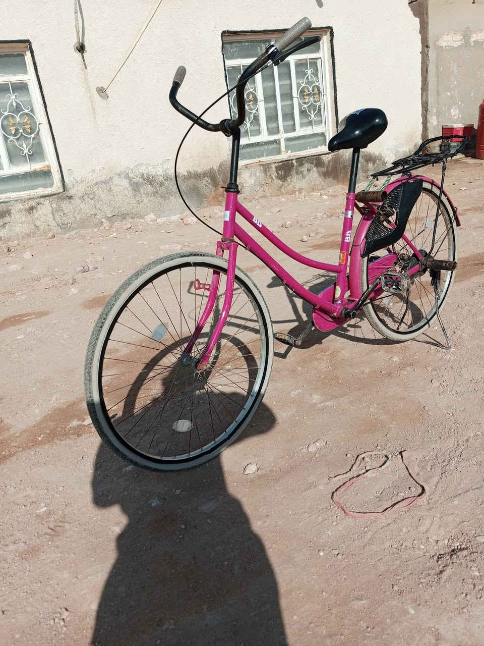 باسكل لبيع جديد موديل 2016 ما بدل اي شي بي سعر 90 وبيا مجال رقم *********** بي واتساب
