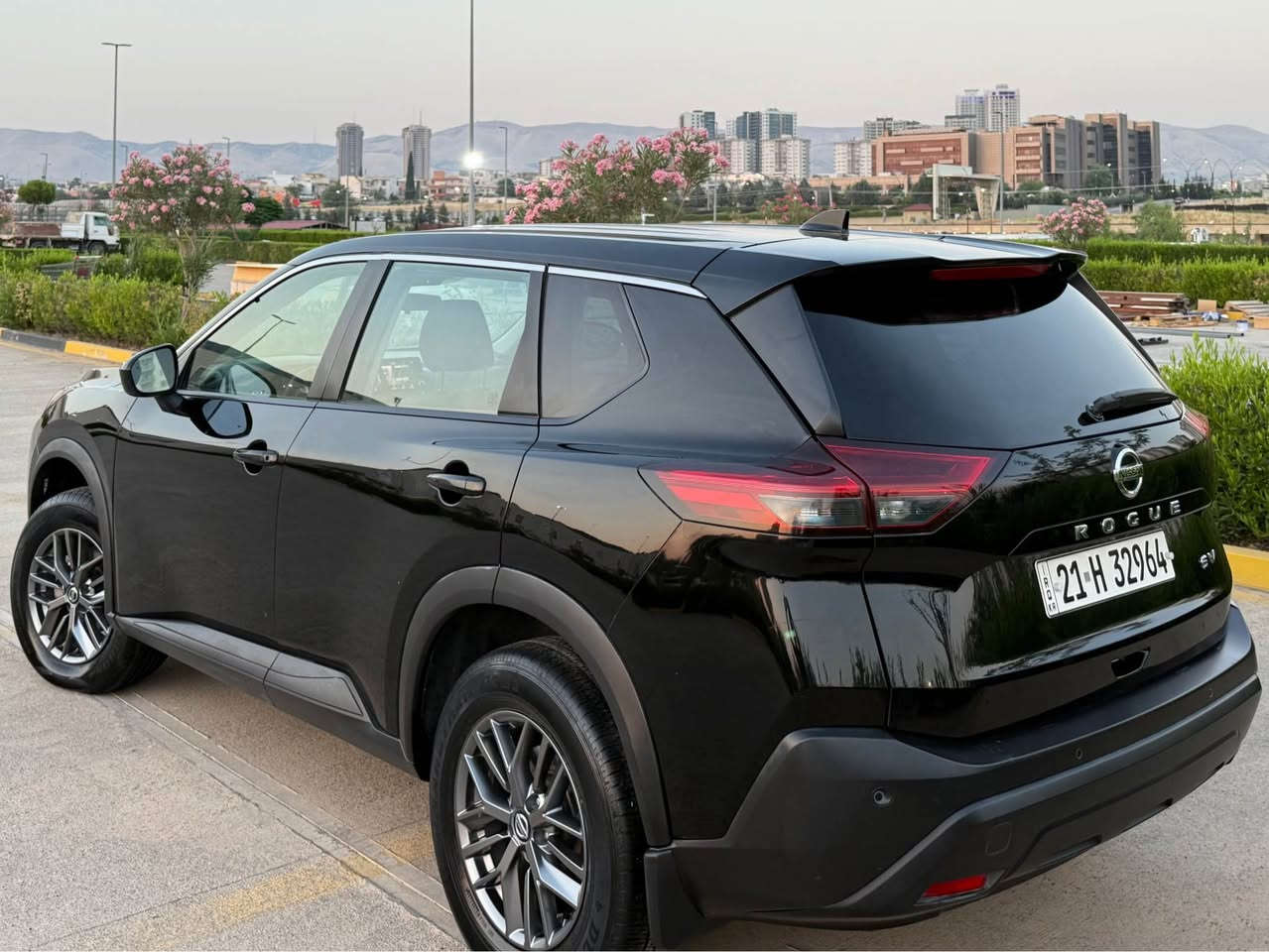 Nissan rouge 2021 V4 
نيسان روگ محرك مرغوب ٤ سلندر ٢.٥ 
موديل ٢٠٢١
مواصفات SV
تحكمات + زنون + ٣ موود + رادارات (امامي +جانبي + خلفي ) 
مرايات هيتر كشنات هيتر ✅
سنوية جديد + سيارة بدون نواقص ✅
سیارە بیها قطعة وحدة فقط ( بونيد ) بدون دواخل ✅✅
حدادية جديدة ماشية (55)الف ✅ 
سعر ١٥٧ ورقة 💰
مكان سليمانية 🚀
( ***********) ✅ السليمانية, العراق
