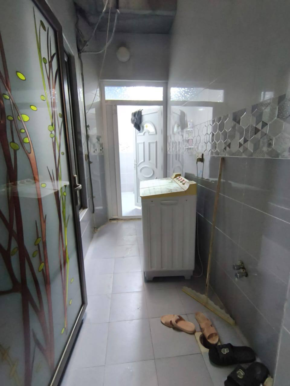 بيت ١٠٠متر طابقين.
كركوك كرامة 
قريب من مستوصف و مدرسة و مستشفي آزادي
طابق ثاني هيكل 
***********
***********
