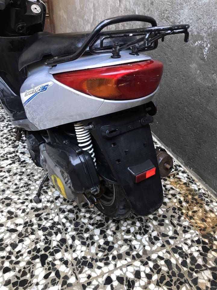 سلام عليكم 
دراجة للبيع ابريز بغبغاء نوزل خطين 
دراجه حلوه محرك  مكفول كهربائيات ما بيه نقص 
كفرات  بلادي مختمه مثل ما واضح بل صور 
سعر 900 بيه مجال شي بسيط
رقم *********** 
بغداد الزعفرانية
