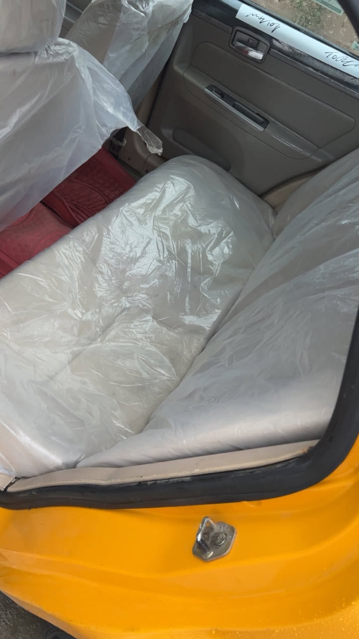 السلام عليكم جيلي موديل 2013 رقم بغداد جديد بسمي مكينه كير تدفئه تبريد طخم كله جديد مابيها نقص بيها صبغ بابين وداير صفحه اليمين فقط والباقي بدون صبغ بلاديه السعر 43 بيها مجال مكان سياره حي عدن 
***********
