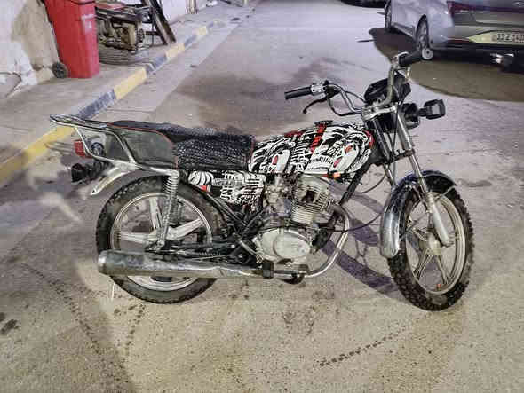 السلام عليكم من رخصة الادمن المحترم 
***********
نامه اربعه كير 2020 الدراجه جاهزه كهربائيات كلها شغاله وكامله دبلات تخم تاير امامي خلفي جديدات بيها خيط تبخير وبيها الجبنه من صفحة الملف تنضح دهن تحتاج تبديل الدراجه بدون اوراق اتكاتب وياك واكفلها سرقه وعشاير مكاني دوره سعرها 275 للأستفسار ***********
