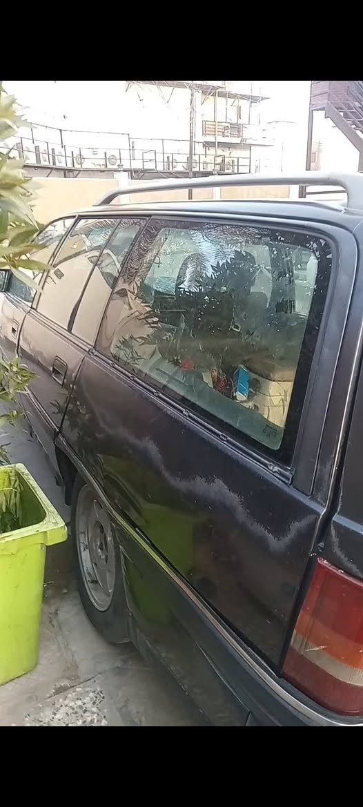 السلام عليكم ورحمة الله وبركاته من رخصة الادمن سياره اوميكا استيشن موديل ٩٢ رقم صلاح الدين اتعهد بل محرك ٢٠٠ مفتوح والكير عادي والاكسن  والصدر أمامي وخلفي وتخم تاير وباتري جدد ويل كب السياره خير من الله شغاله في شورجة الجمهوري بغداد مكاني بغداد السيديه *********** ابو قيس
