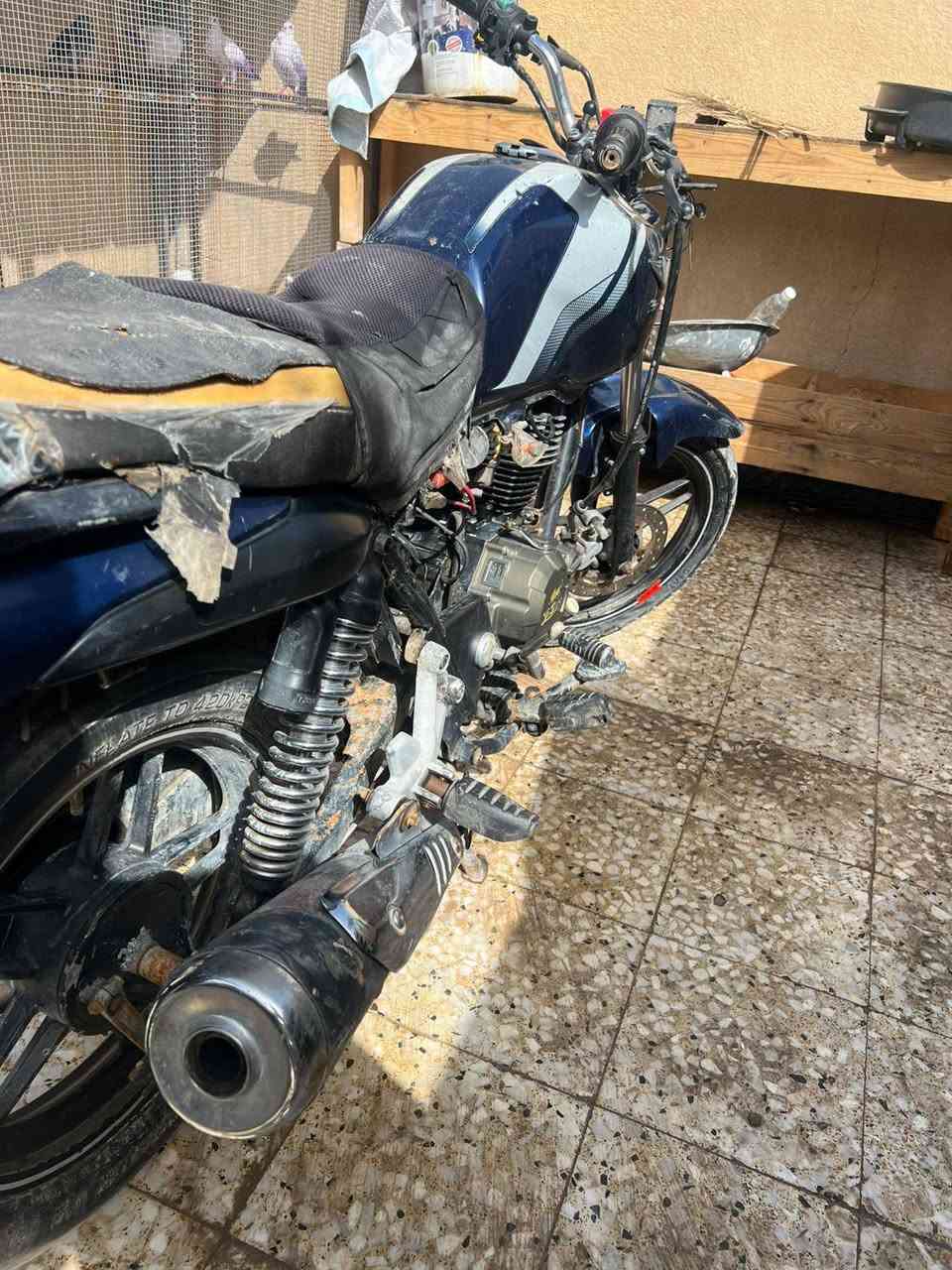 سلام عليكم دراجه هنديه في ١٥ أوراق استنساخ مكفولة من كلشي محرك ٢٠٠ سيسي مكاني بصره السعر خاص ***********
